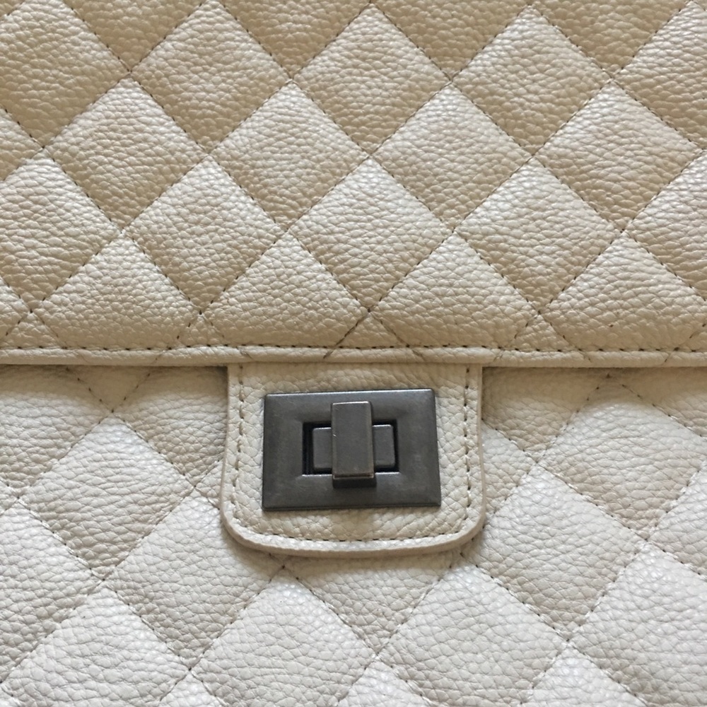 White Purse - Picture 3 of 5